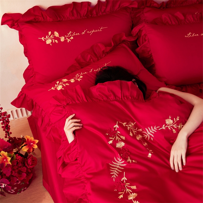 91家纺网 家纺一手货源 找家纺 红番天婚庆 2025新款全棉纯棉提花刺绣四件套 倾心