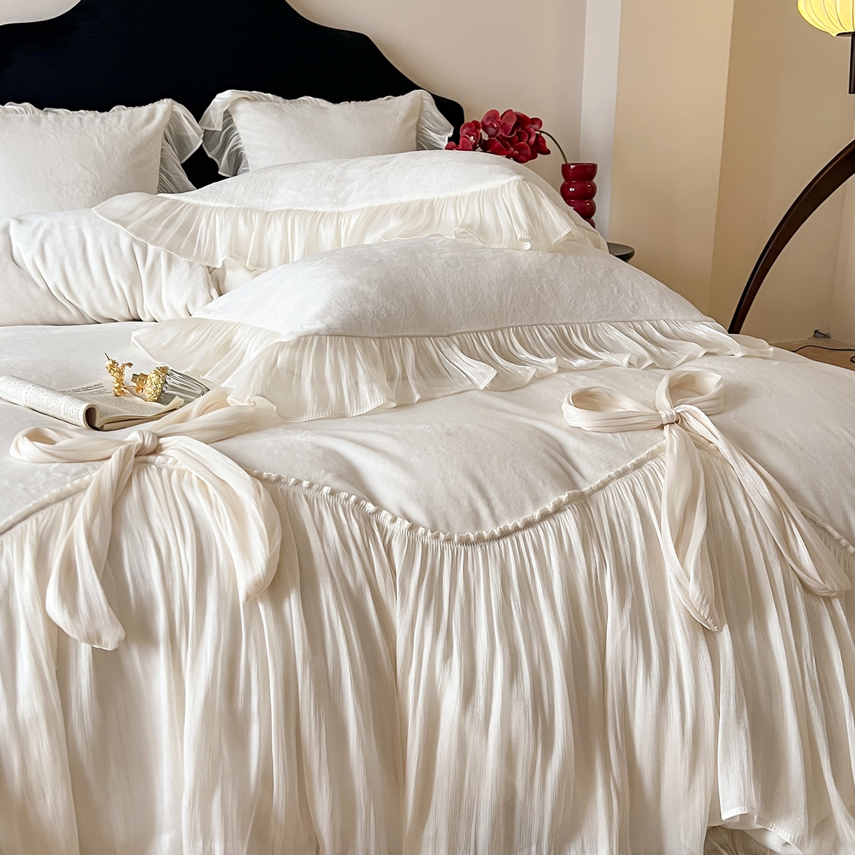 91家纺网 家纺一手货源 找家纺 吾欢心 2026秋冬新款公主风加厚高克重全消光婴儿绒四件套爱莉丝系列新年安可拉红 爱莉丝优雅白