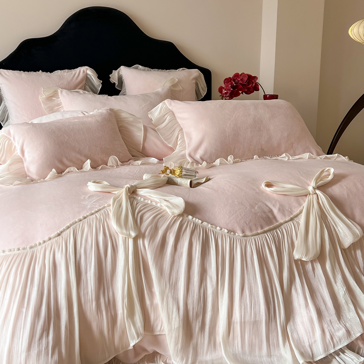 91家纺网 家纺一手货源 找家纺 （总）吾欢心 2026秋冬新款公主风加厚高克重全消光婴儿绒四件套爱莉丝系列新年安可拉红