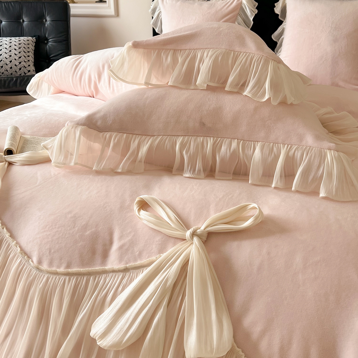 91家纺网 家纺一手货源 找家纺 （总）吾欢心 2026秋冬新款公主风加厚高克重全消光婴儿绒四件套爱莉丝系列新年安可拉红