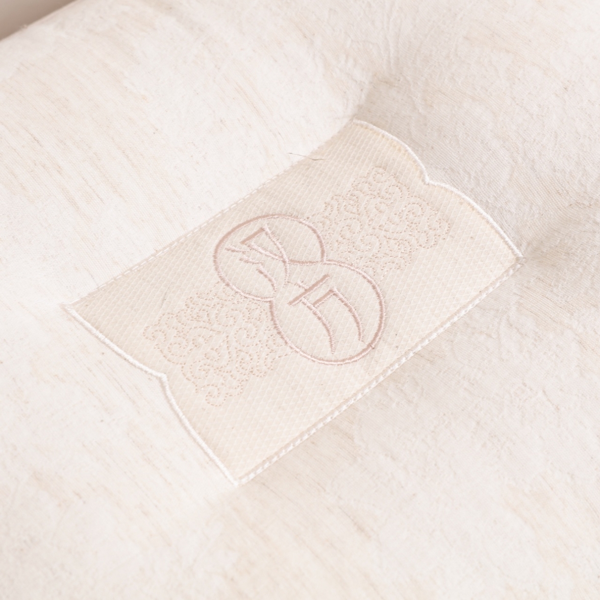 91家纺网 家纺一手货源 找家纺 （总）yyds网供 2025新款荨安汉方安神枕头纯棉亚麻面料柔软清爽全棉麻枕芯科学承托枕头枕芯