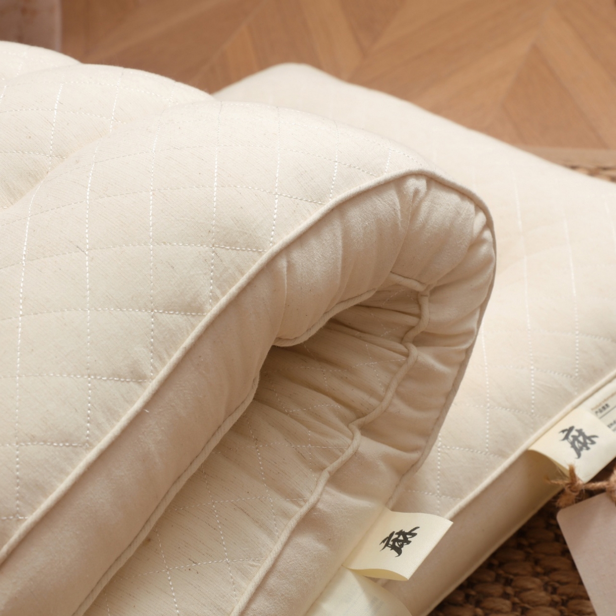 91家纺网 家纺一手货源 找家纺 （总）yyds网供 2025新款绗缝护颈枕芯长方形全棉麻枕头纯棉亚麻立体定型枕头枕芯