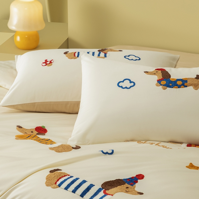 91家纺网 家纺一手货源 找家纺 （总）618家纺 2026新款A类100支全棉纯棉毛巾绣花四件套-腊肠狗系列