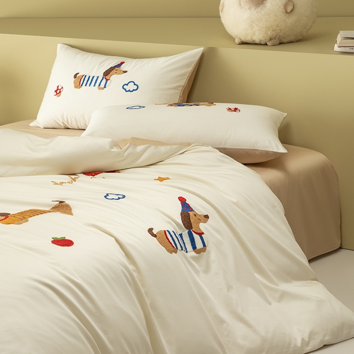 91家纺网 家纺一手货源 找家纺 （总）618家纺 2026新款A类100支全棉纯棉毛巾绣花四件套-腊肠狗系列