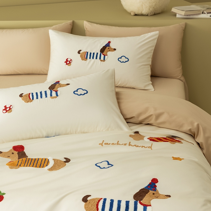 91家纺网 家纺一手货源 找家纺 （总）618家纺 2026新款A类100支全棉纯棉毛巾绣花四件套-腊肠狗系列