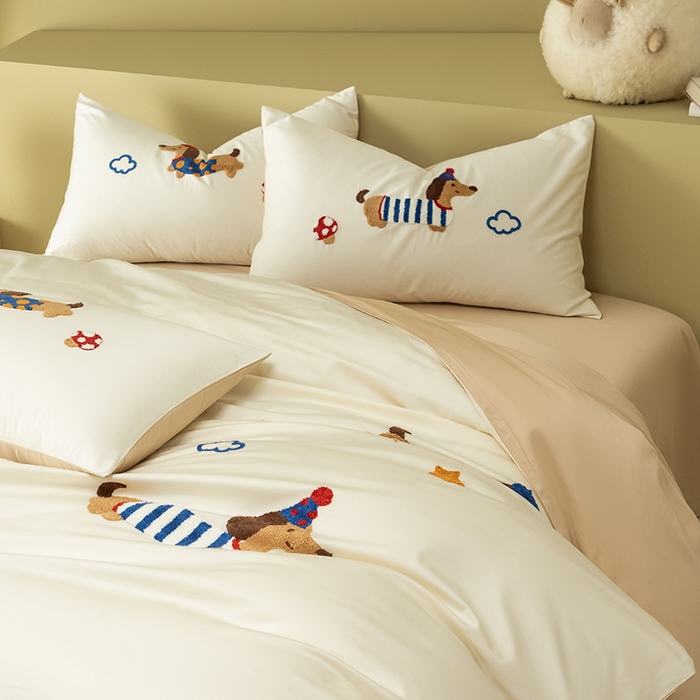 91家纺网 家纺一手货源 找家纺 618家纺 2026新款A类100支全棉纯棉毛巾绣花四件套-腊肠狗系列 腊肠狗-卡其