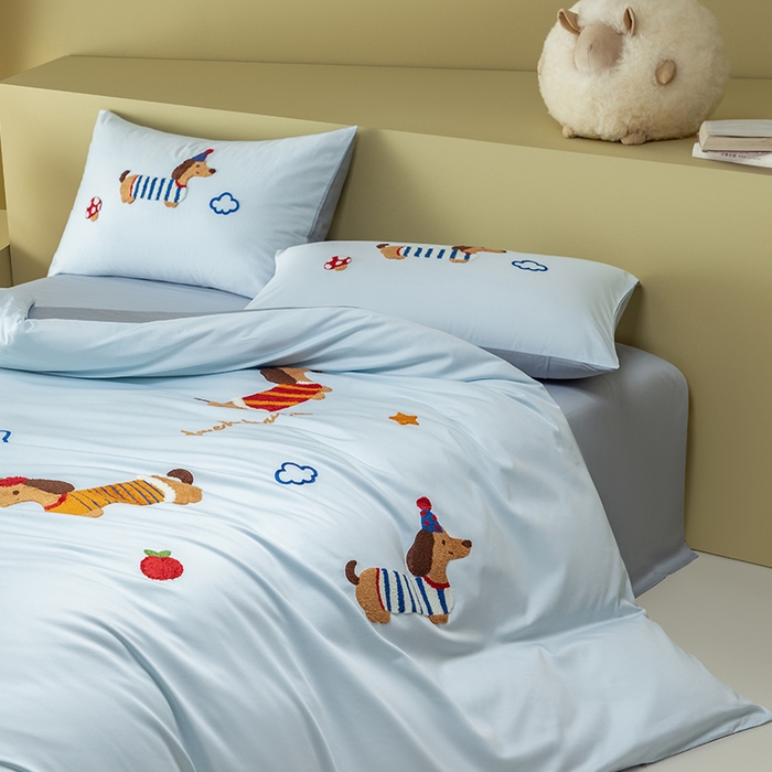 91家纺网 家纺一手货源 找家纺 618家纺 2026新款A类100支全棉纯棉毛巾绣花四件套-腊肠狗系列 腊肠狗-天蓝