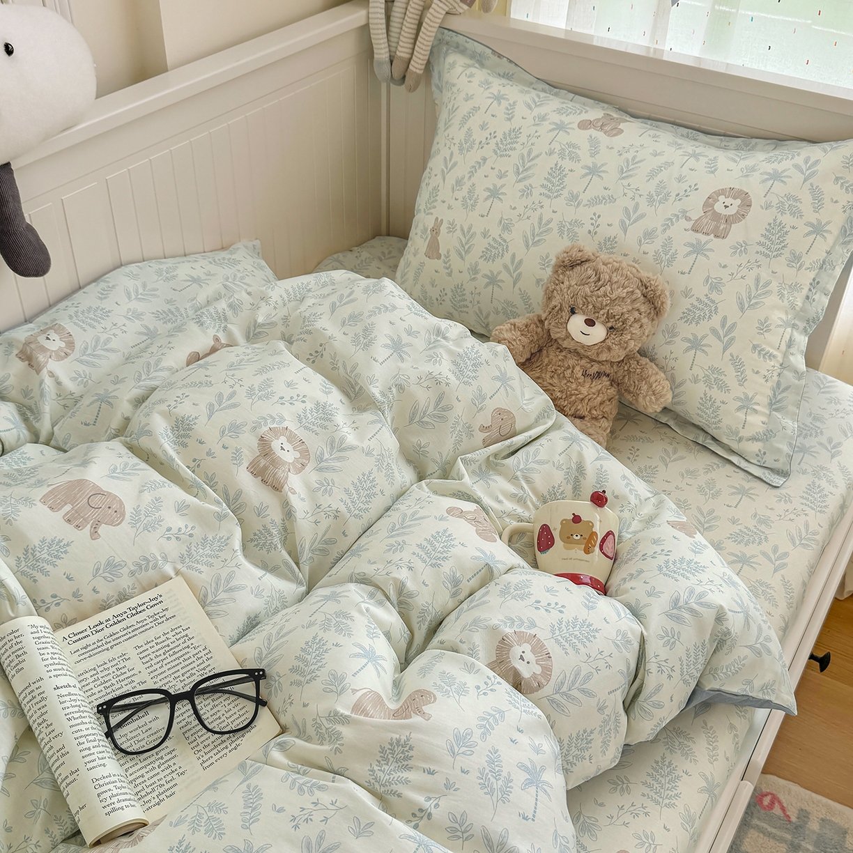 91家纺网 家纺一手货源 找家纺 尚帛 2026新款全棉品质喷气印花爆款四件套 多规格套件 单品系列-四件套学生款 森林小镇-兰