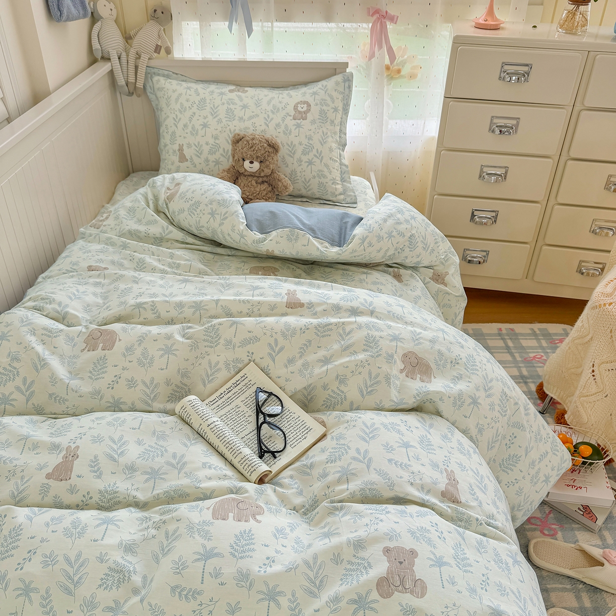 91家纺网 家纺一手货源 找家纺 尚帛 2026新款全棉品质喷气印花爆款四件套 多规格套件 单品系列-四件套学生款 森林小镇-兰