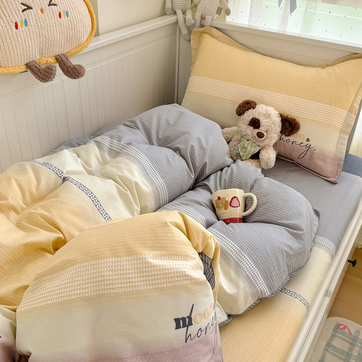 91家纺网 家纺一手货源 找家纺 尚帛 2026新款全棉品质喷气印花爆款四件套 多规格套件 单品系列-四件套学生款 协奏曲-红