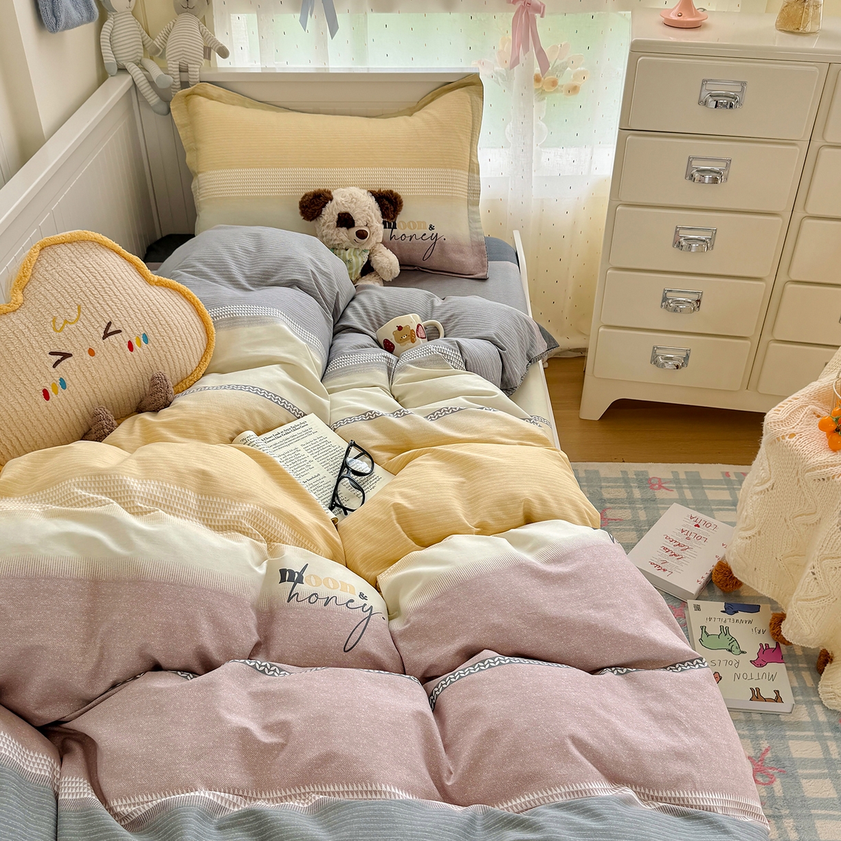 91家纺网 家纺一手货源 找家纺 尚帛 2026新款全棉品质喷气印花爆款四件套 多规格套件 单品系列-四件套学生款 协奏曲-红