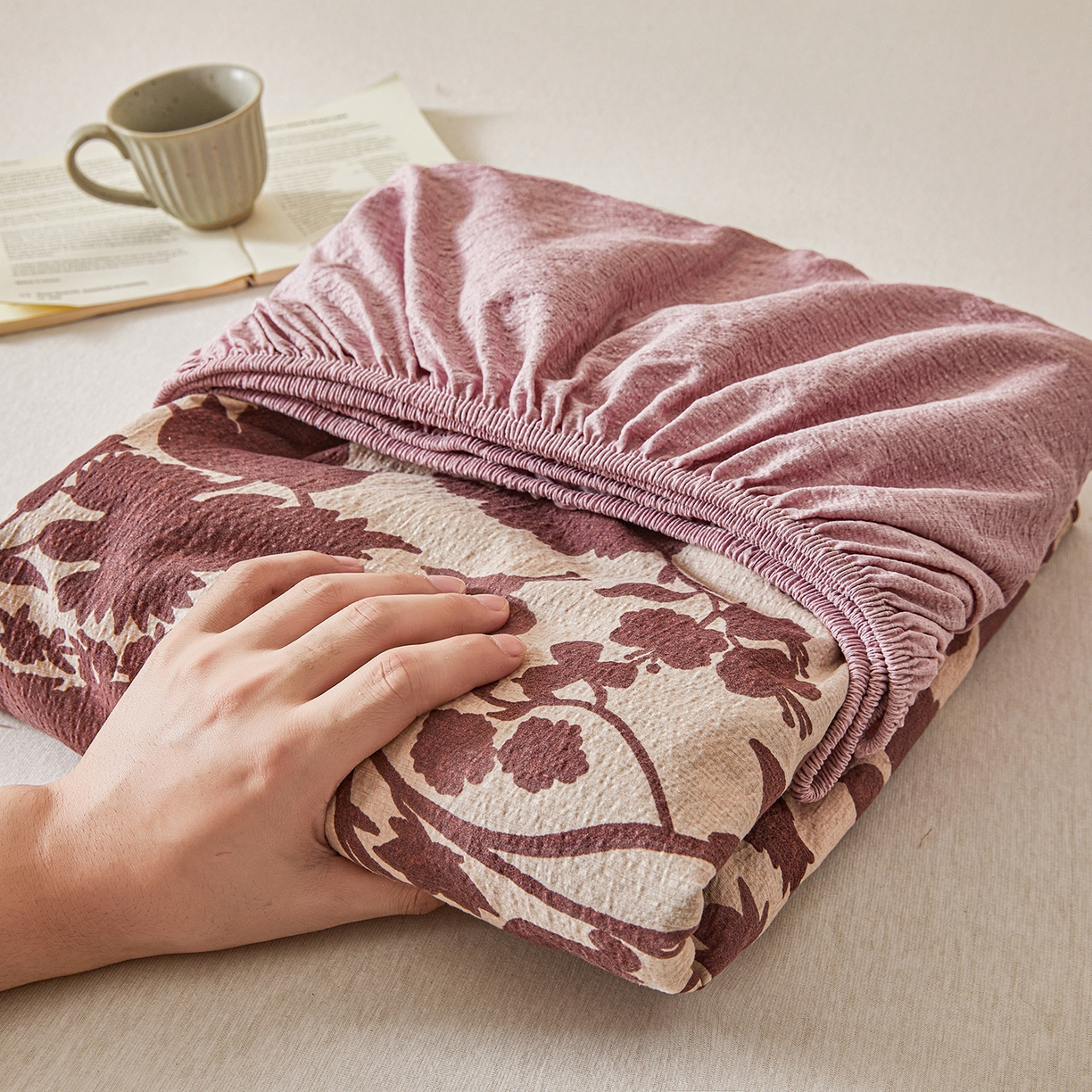 91家纺网 家纺一手货源 找家纺 笠裙家纺 2026新款云感水洗棉印花单床笠床笠单件 扶桑花-红