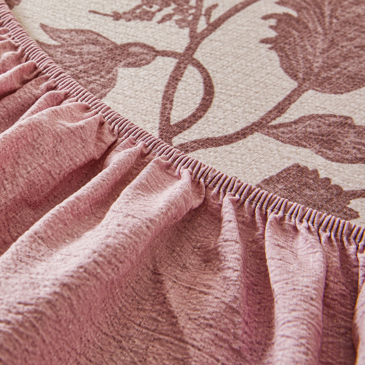 91家纺网 家纺一手货源 找家纺 笠裙家纺 2026新款云感水洗棉印花单床笠床笠单件 扶桑花-红