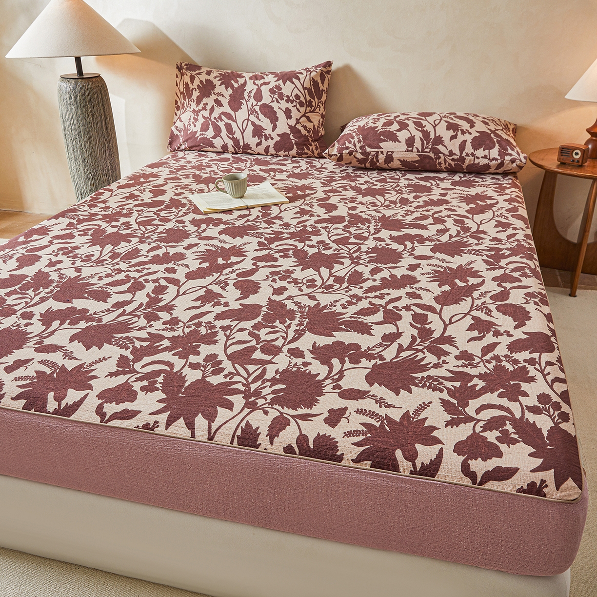 91家纺网 家纺一手货源 找家纺 笠裙家纺 2026新款云感水洗棉印花单床笠床笠单件 扶桑花-红