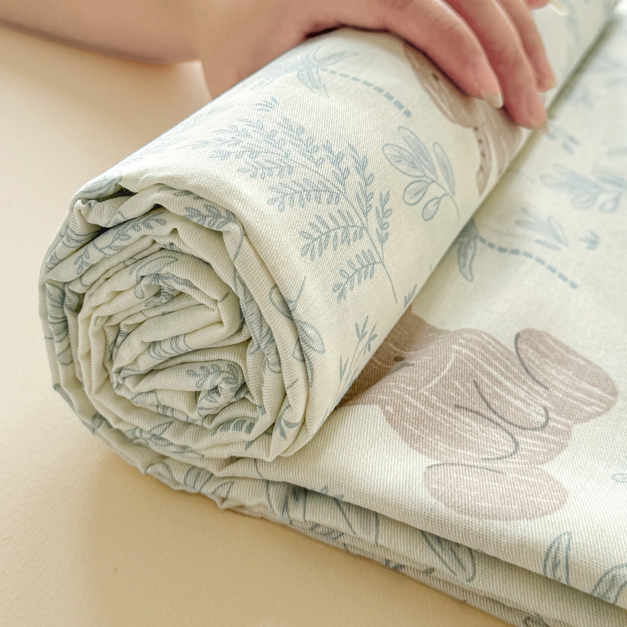 91家纺网 家纺一手货源 找家纺 尚帛 2026新款全棉品质喷气印花爆款四件套 多规格套件 单品系列-单床单 森林小镇-兰