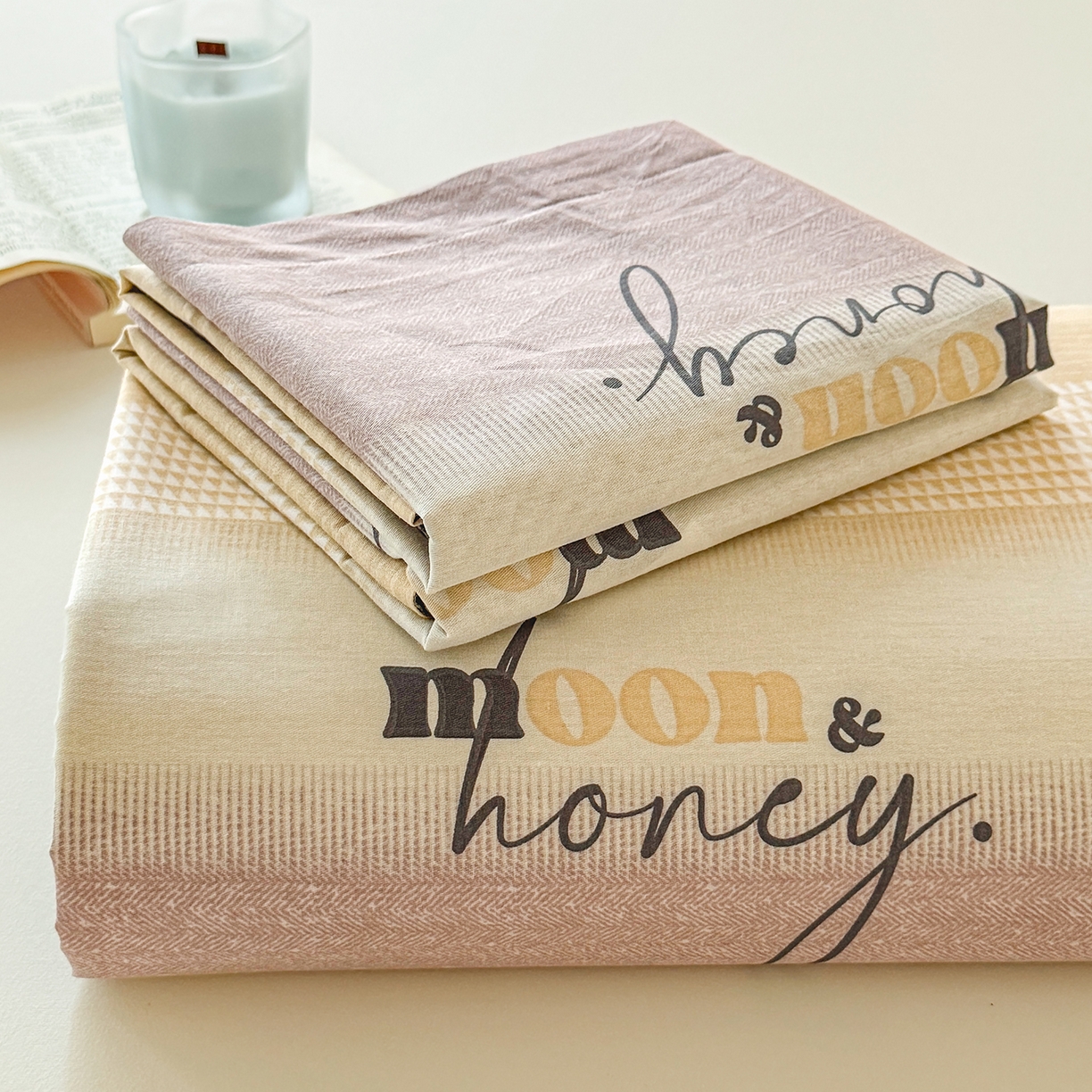 91家纺网 家纺一手货源 找家纺 尚帛 2026新款全棉品质喷气印花爆款四件套 多规格套件 单品系列-单枕套 协奏曲-红