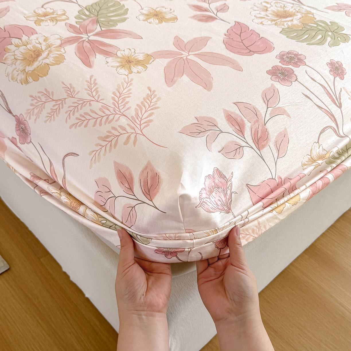 91家纺网 家纺一手货源 找家纺 尚帛 2026新款全棉品质喷气印花爆款四件套 多规格套件 单品系列-单床笠 叶柔粉