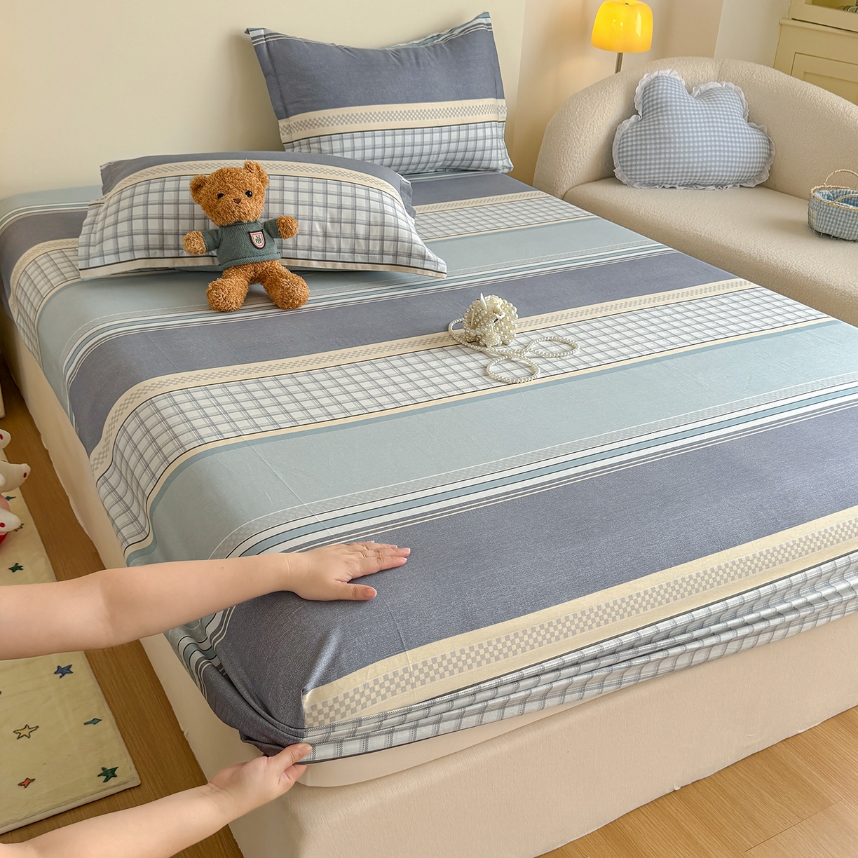 91家纺网 家纺一手货源 找家纺 尚帛 2026新款全棉品质喷气印花爆款四件套 多规格套件 单品系列-单床笠 爱之艺术-灰