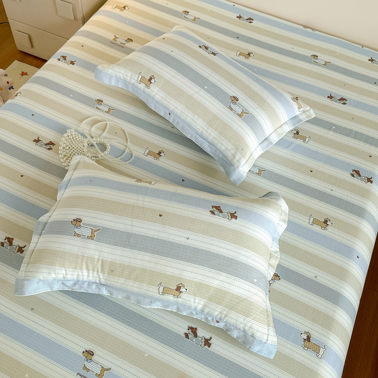 91家纺网 家纺一手货源 找家纺 尚帛 2026新款全棉品质喷气印花爆款四件套 多规格套件 单品系列-单床笠 奔跑小狗