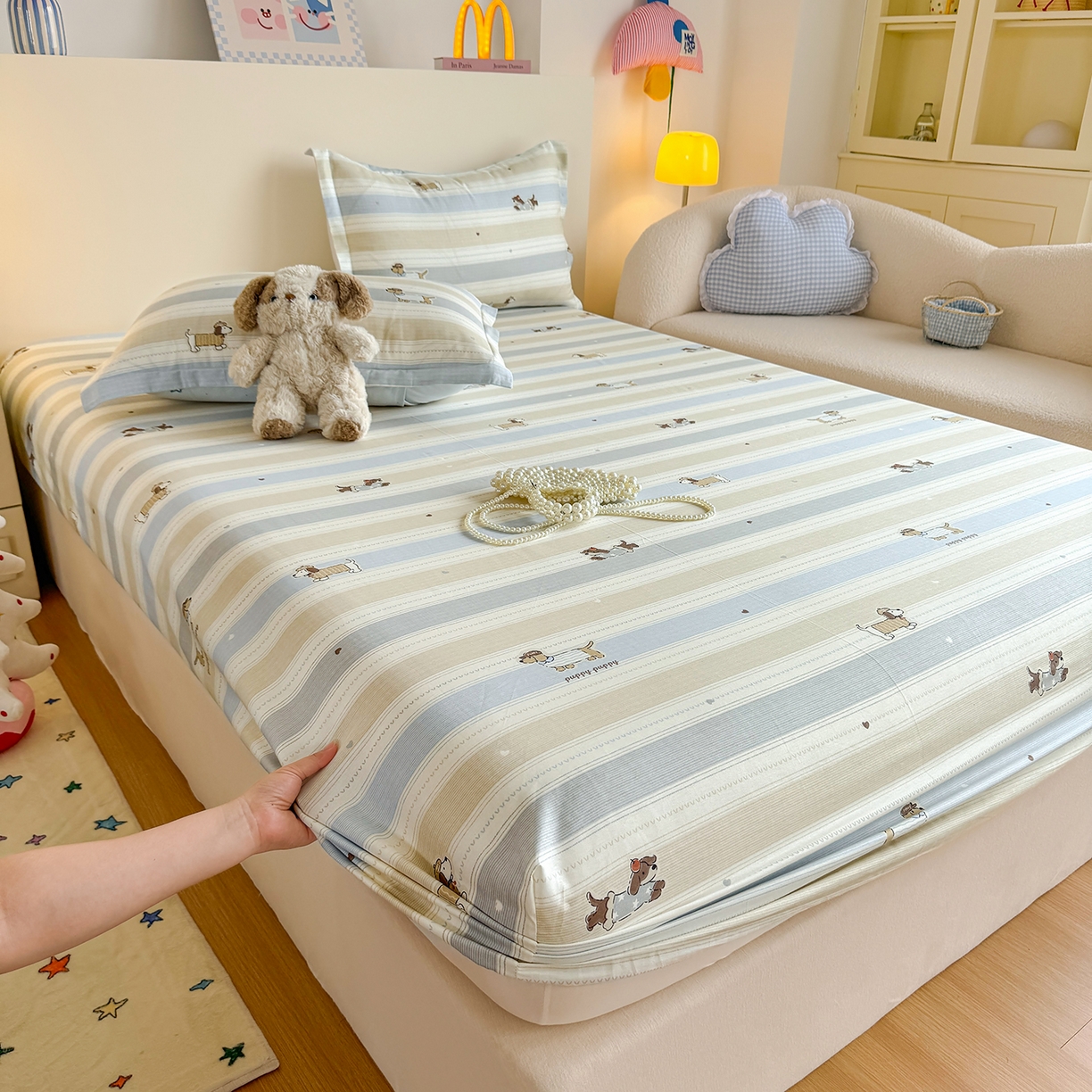 91家纺网 家纺一手货源 找家纺 尚帛 2026新款全棉品质喷气印花爆款四件套 多规格套件 单品系列-单床笠 奔跑小狗