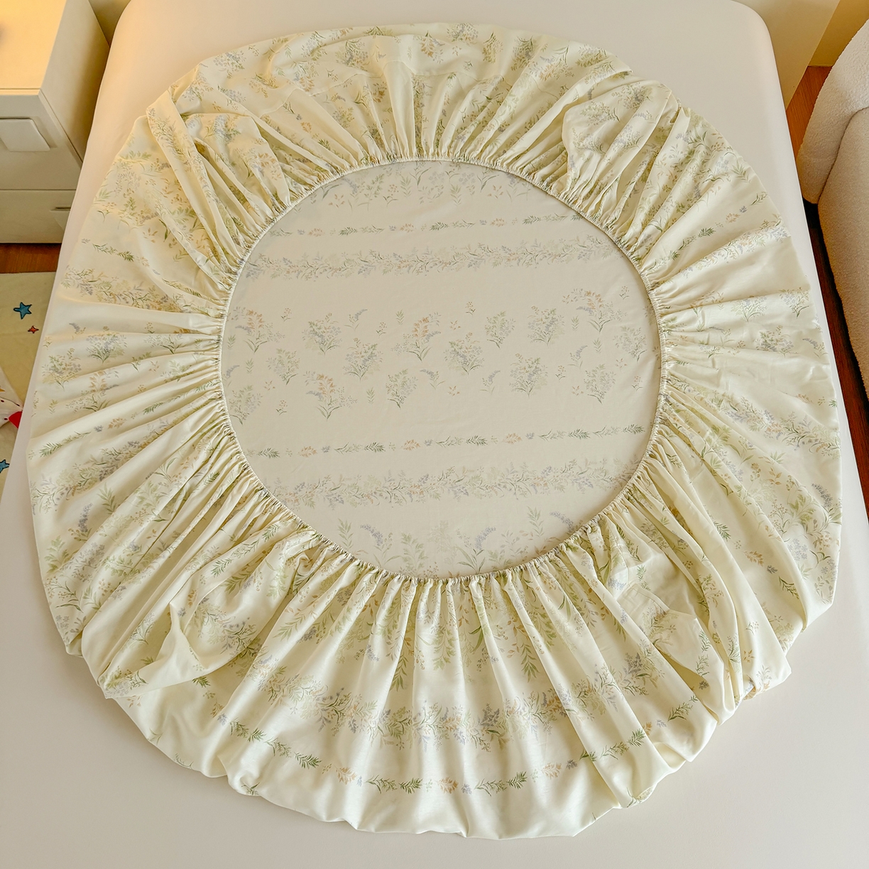 91家纺网 家纺一手货源 找家纺 尚帛 2026新款全棉品质喷气印花爆款四件套 多规格套件 单品系列-单床笠 丛草集