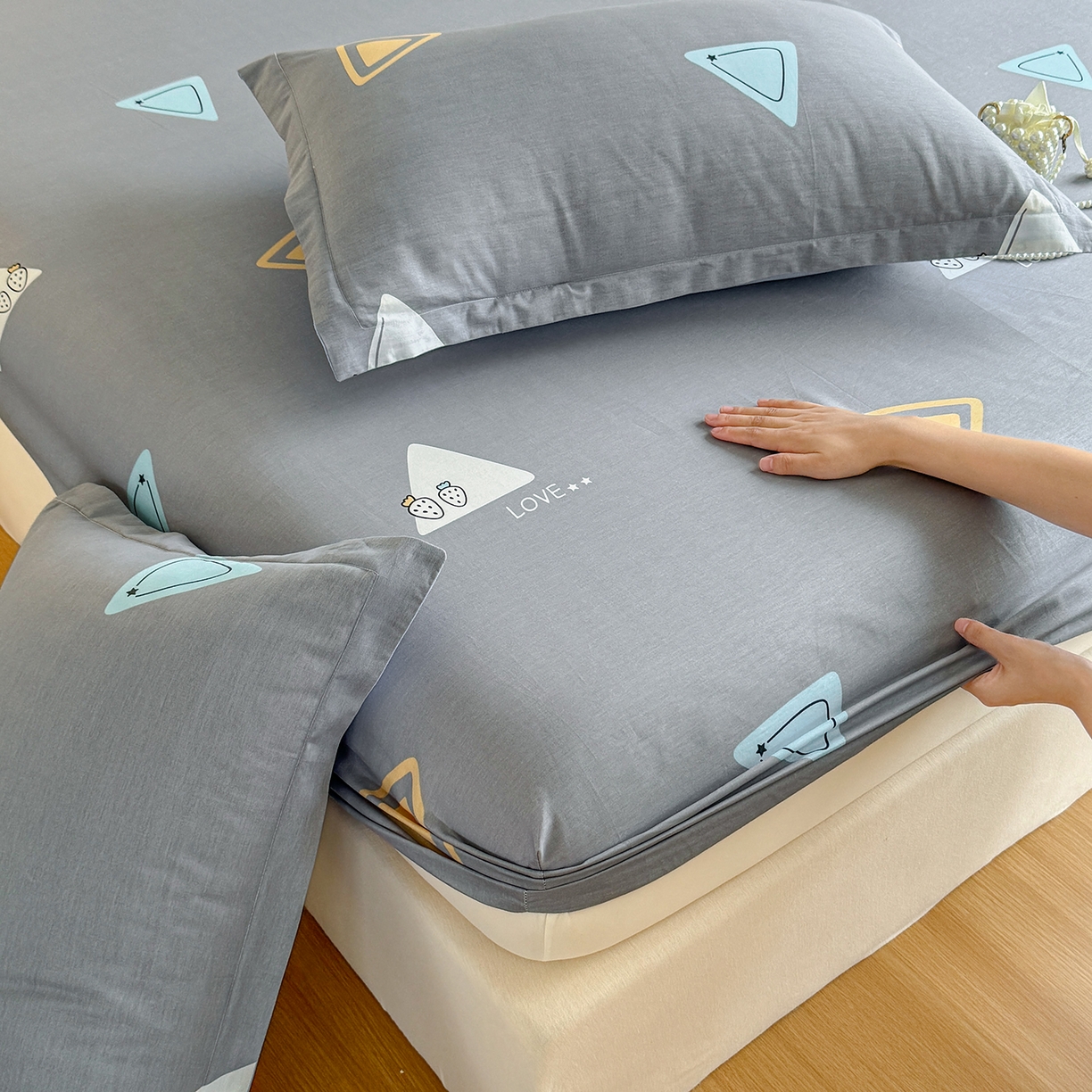 91家纺网 家纺一手货源 找家纺 尚帛 2026新款全棉品质喷气印花爆款四件套 多规格套件 单品系列-单床笠 吉米