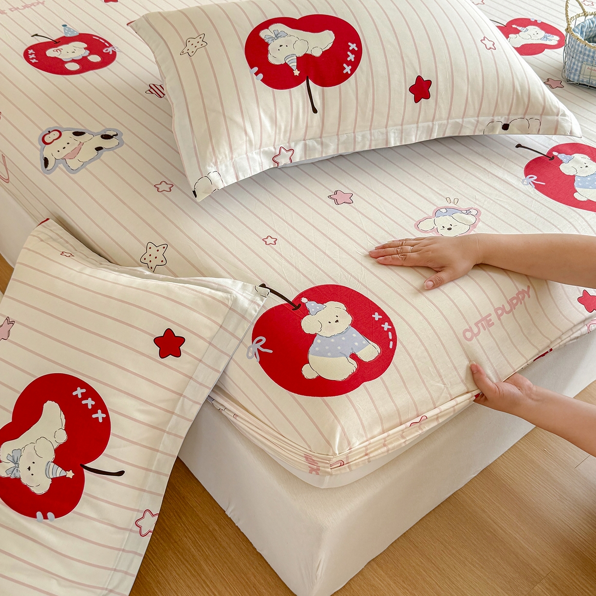 91家纺网 家纺一手货源 找家纺 尚帛 2026新款全棉品质喷气印花爆款四件套 多规格套件 单品系列-单床笠 派对柯基