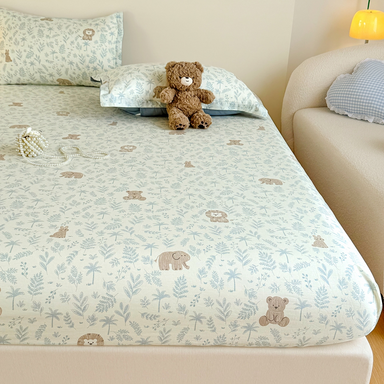 91家纺网 家纺一手货源 找家纺 尚帛 2026新款全棉品质喷气印花爆款四件套 多规格套件 单品系列-单床笠 森林小镇-兰