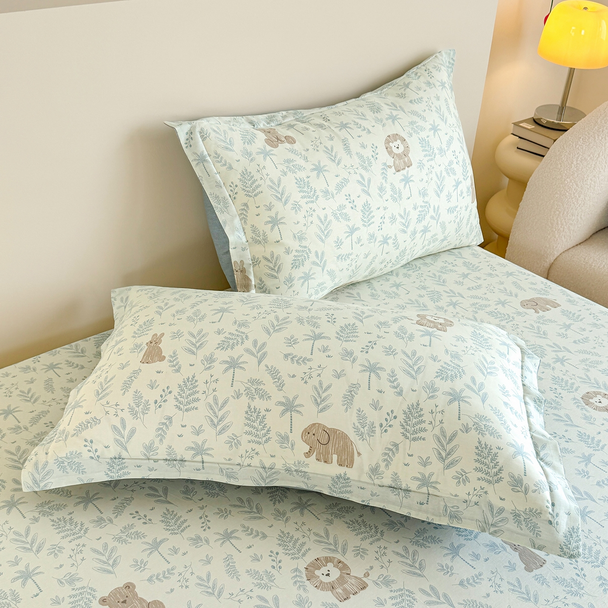 91家纺网 家纺一手货源 找家纺 尚帛 2026新款全棉品质喷气印花爆款四件套 多规格套件 单品系列-单床笠 森林小镇-兰