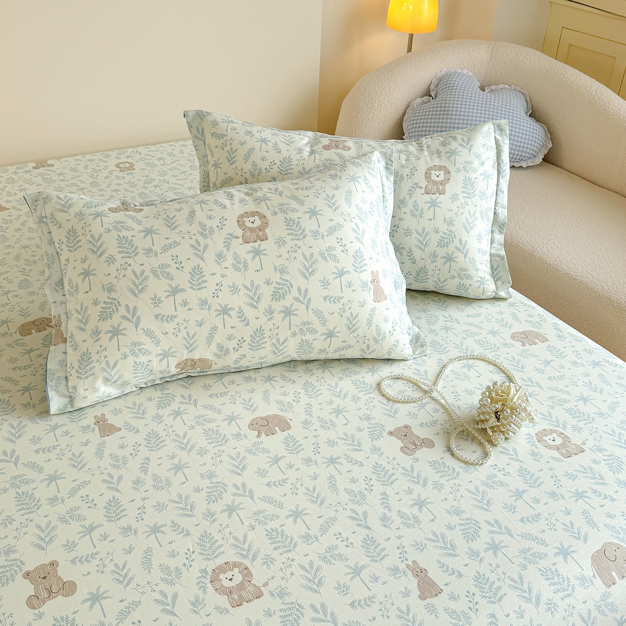 91家纺网 家纺一手货源 找家纺 尚帛 2026新款全棉品质喷气印花爆款四件套 多规格套件 单品系列-单床笠 森林小镇-兰