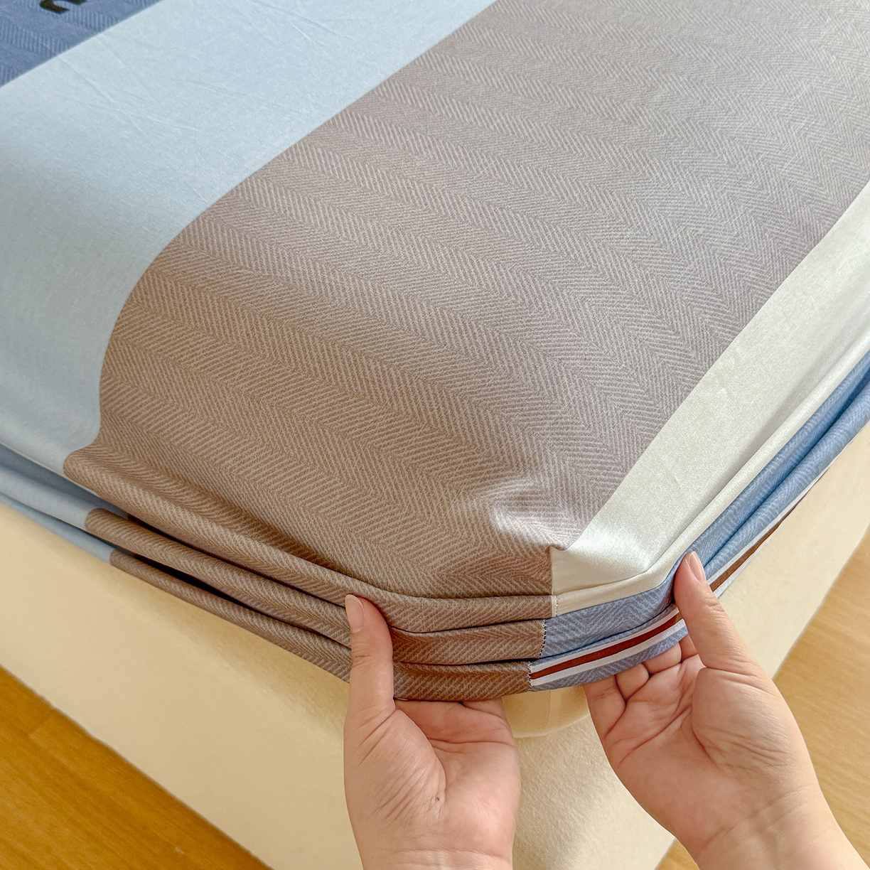 91家纺网 家纺一手货源 找家纺 尚帛 2026新款全棉品质喷气印花爆款四件套 多规格套件 单品系列-单床笠 时尚慕斯