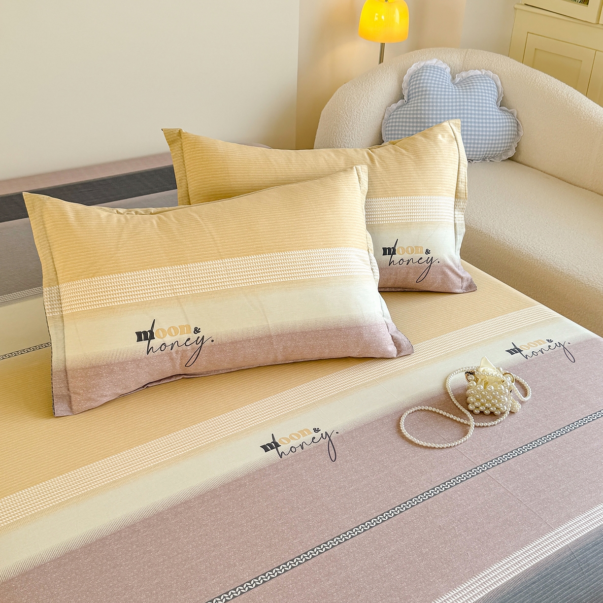 91家纺网 家纺一手货源 找家纺 尚帛 2026新款全棉品质喷气印花爆款四件套 多规格套件 单品系列-单床笠 协奏曲-红