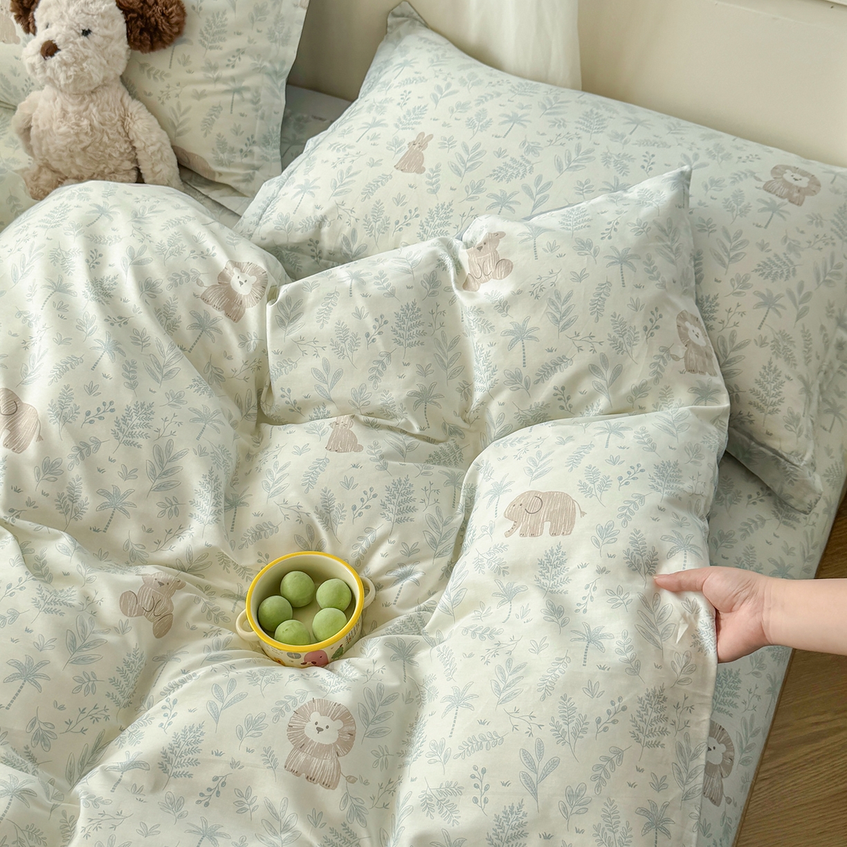 91家纺网 家纺一手货源 找家纺 尚帛 2026新款全棉品质喷气印花爆款四件套 多规格套件 单品系列-单被套 森林小镇-兰
