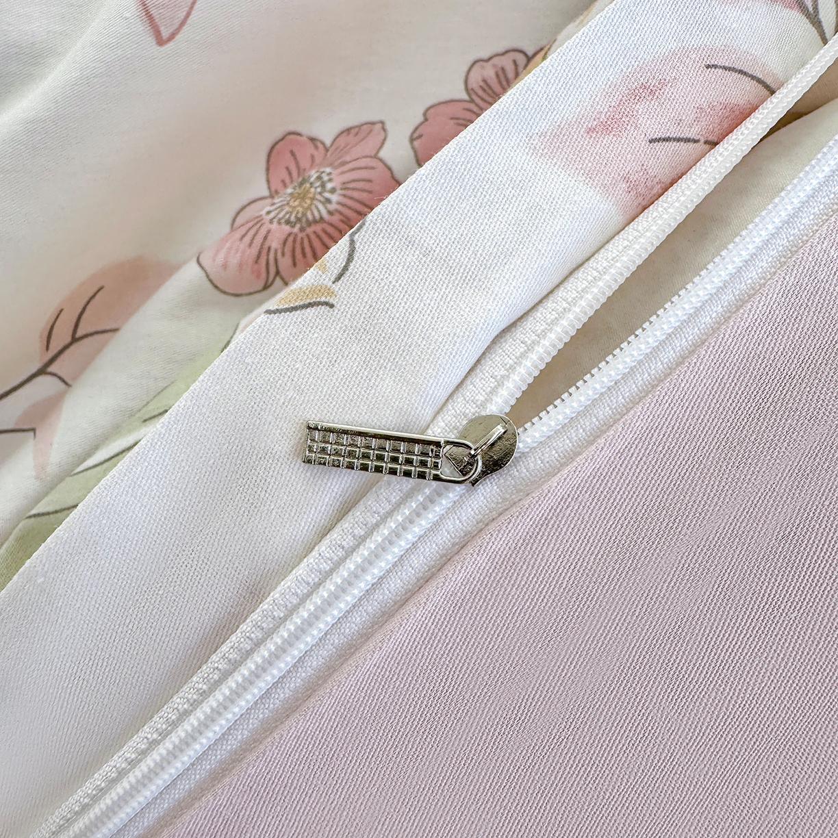 91家纺网 家纺一手货源 找家纺 尚帛 2026新款全棉品质喷气印花爆款四件套 多规格套件 单品系列-四件套 叶柔粉