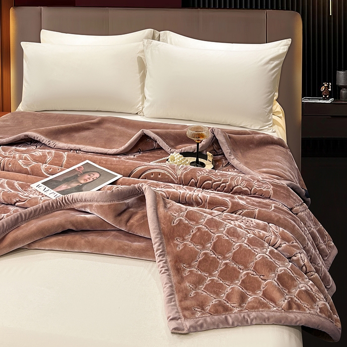 91家纺网 家纺一手货源 找家纺 凯轩毛毯网销专供 2026新款仿刺绣双层加厚压花云毯 豆沙红