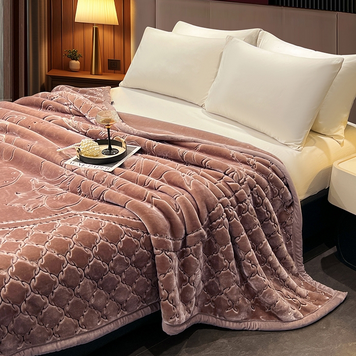 91家纺网 家纺一手货源 找家纺 凯轩毛毯网销专供 2026新款仿刺绣双层加厚压花云毯 豆沙红