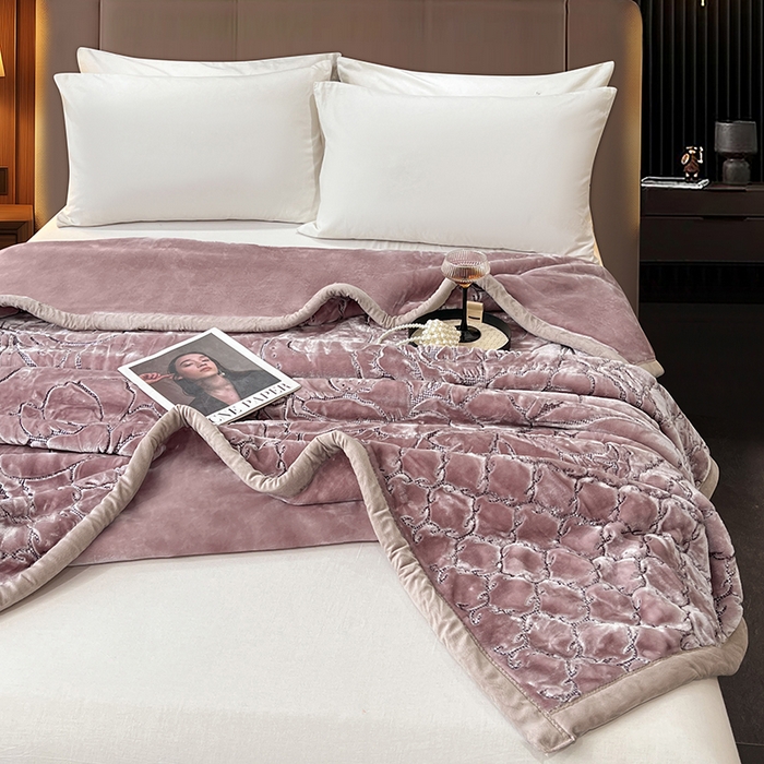 91家纺网 家纺一手货源 找家纺 凯轩毛毯网销专供 2026新款仿刺绣双层加厚压花云毯 绛紫色