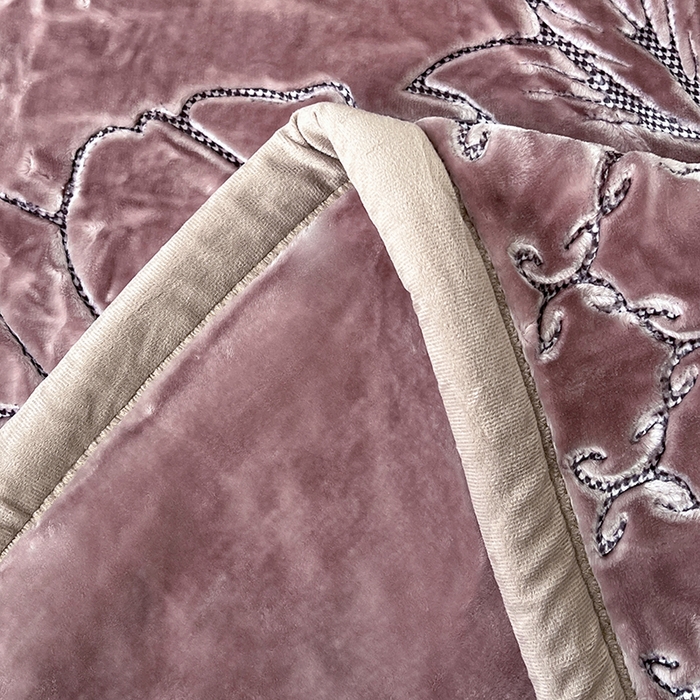 91家纺网 家纺一手货源 找家纺 凯轩毛毯网销专供 2026新款仿刺绣双层加厚压花云毯 绛紫色