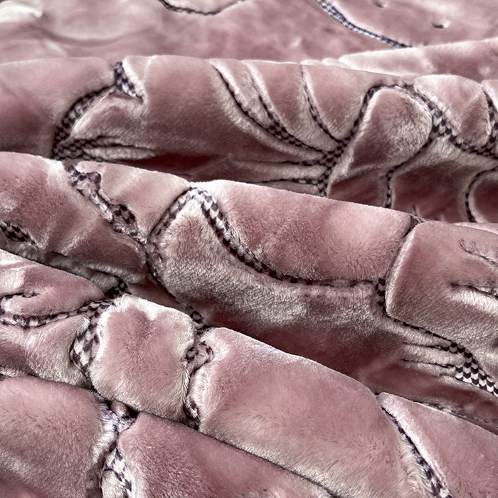 91家纺网 家纺一手货源 找家纺 凯轩毛毯网销专供 2026新款仿刺绣双层加厚压花云毯 绛紫色