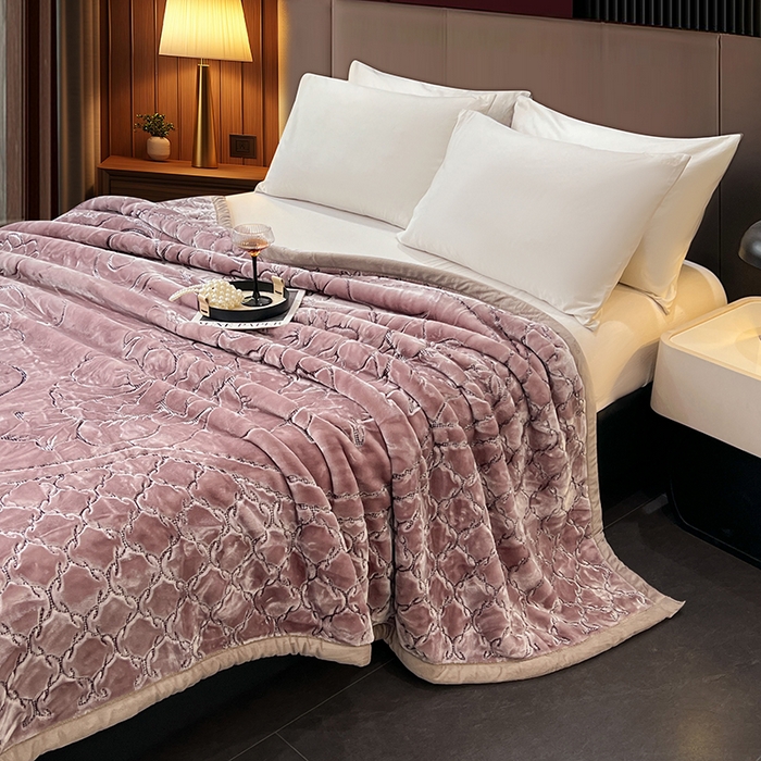 91家纺网 家纺一手货源 找家纺 凯轩毛毯网销专供 2026新款仿刺绣双层加厚压花云毯 绛紫色