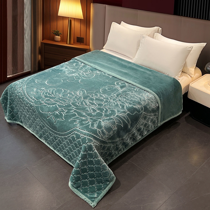 91家纺网 家纺一手货源 找家纺 凯轩毛毯网销专供 2026新款仿刺绣双层加厚压花云毯 孔雀绿