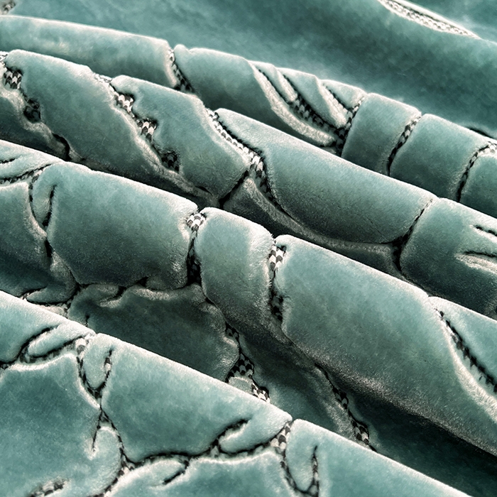 91家纺网 家纺一手货源 找家纺 凯轩毛毯网销专供 2026新款仿刺绣双层加厚压花云毯 孔雀绿