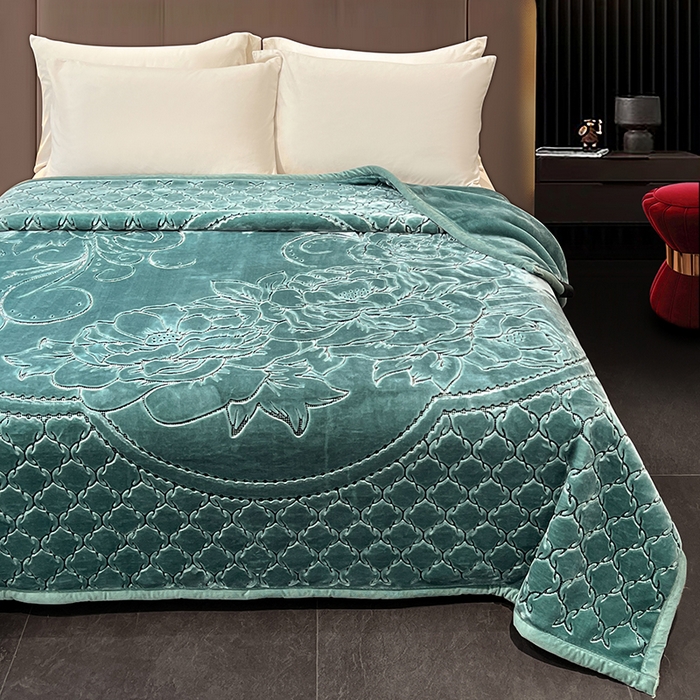 91家纺网 家纺一手货源 找家纺 凯轩毛毯网销专供 2026新款仿刺绣双层加厚压花云毯 孔雀绿