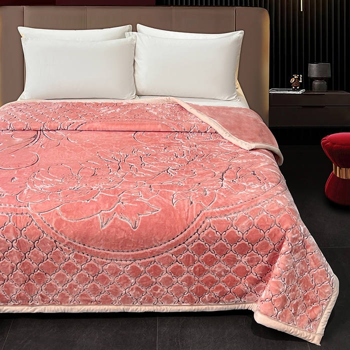 91家纺网 家纺一手货源 找家纺 凯轩毛毯网销专供 2026新款仿刺绣双层加厚压花云毯 珊瑚粉