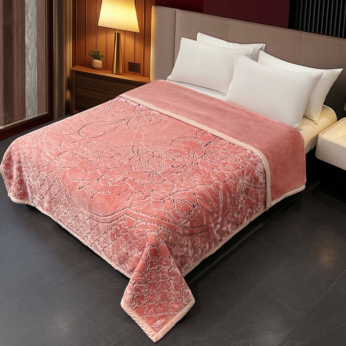 91家纺网 家纺一手货源 找家纺 凯轩毛毯网销专供 2026新款仿刺绣双层加厚压花云毯 珊瑚粉