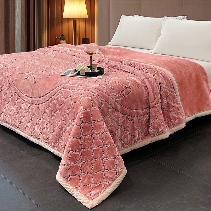 91家纺网 家纺一手货源 找家纺 凯轩毛毯网销专供 2026新款仿刺绣双层加厚压花云毯 珊瑚粉