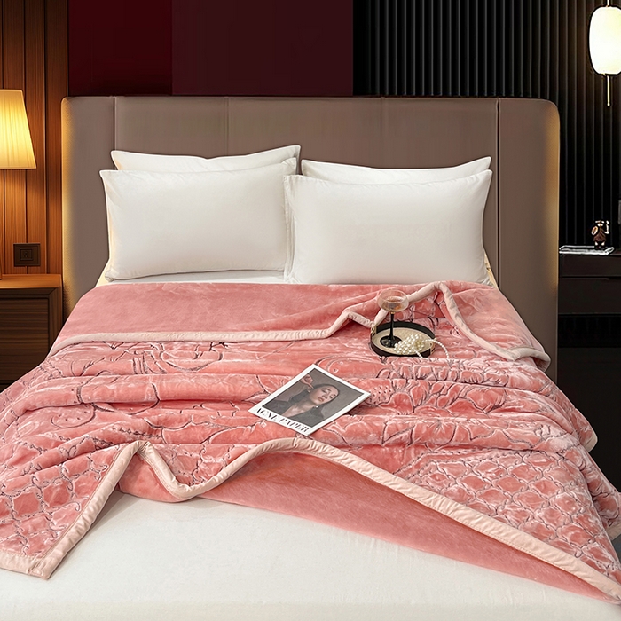 91家纺网 家纺一手货源 找家纺 凯轩毛毯网销专供 2026新款仿刺绣双层加厚压花云毯 珊瑚粉