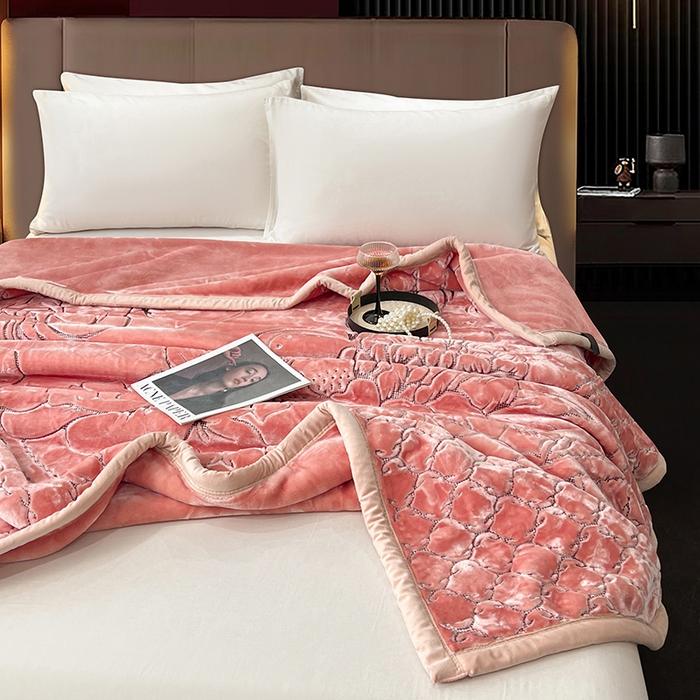 91家纺网 家纺一手货源 找家纺 凯轩毛毯网销专供 2026新款仿刺绣双层加厚压花云毯 珊瑚粉