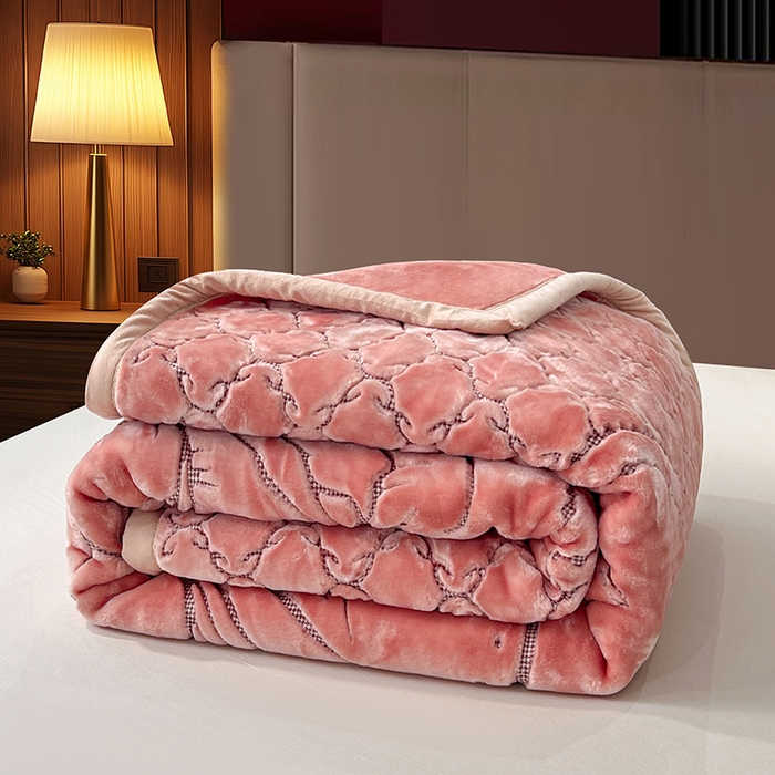 91家纺网 家纺一手货源 找家纺 凯轩毛毯网销专供 2026新款仿刺绣双层加厚压花云毯 珊瑚粉