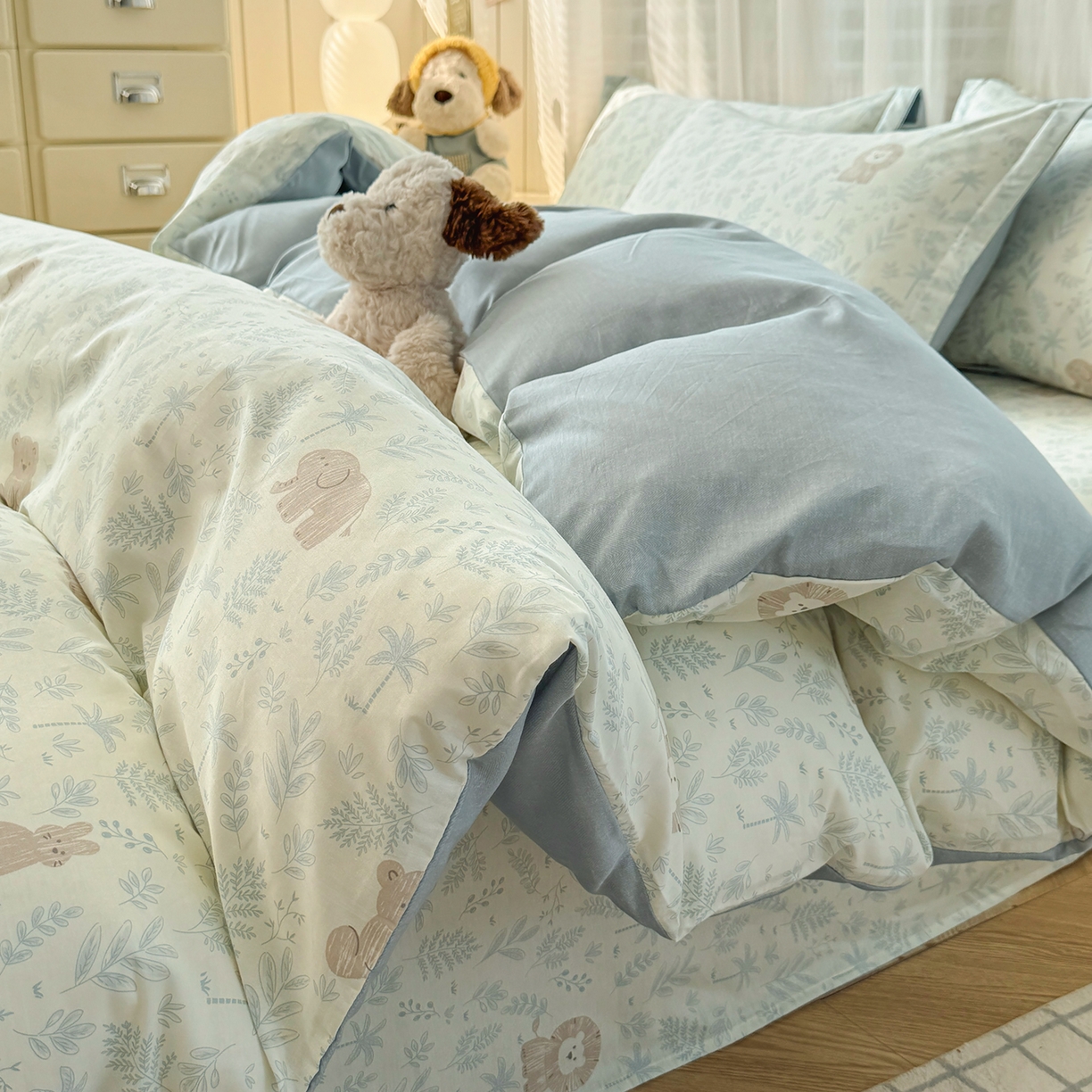 91家纺网 家纺一手货源 找家纺 尚帛 2026新款全棉品质喷气印花爆款四件套 多规格套件 单品系列-四件套 森林小镇-兰